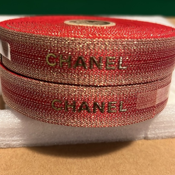 Chanel Holiday ribbon set.
2 Oriol and Fontanel.
Each is 20 m - Picture 8 of 10